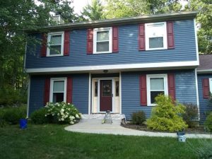 Exterior Painting Contractor paints house in Glens Falls